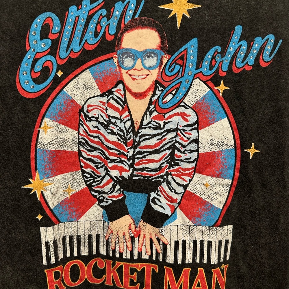 Elton John Black Graphic T-Shirt NWT Size M - Picture 4 of 5